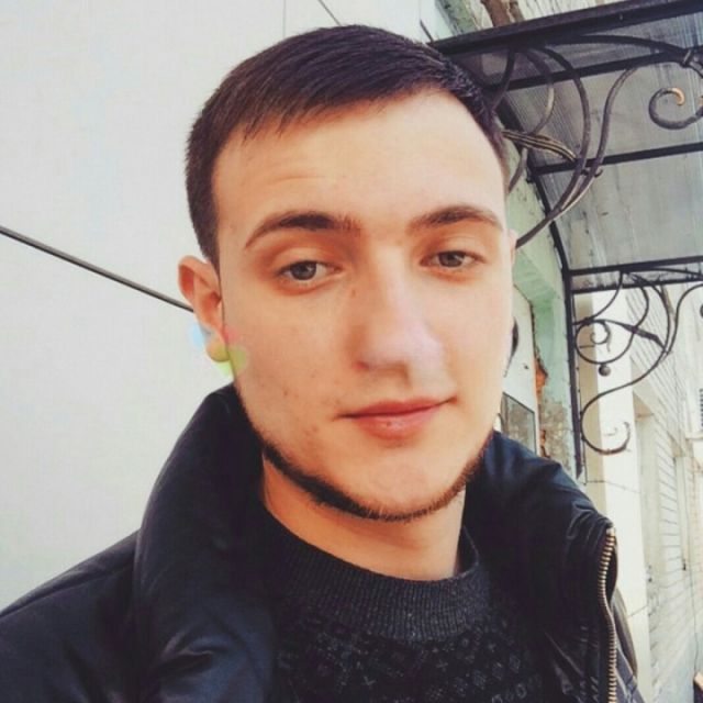 Мужчина Евгений Центральный