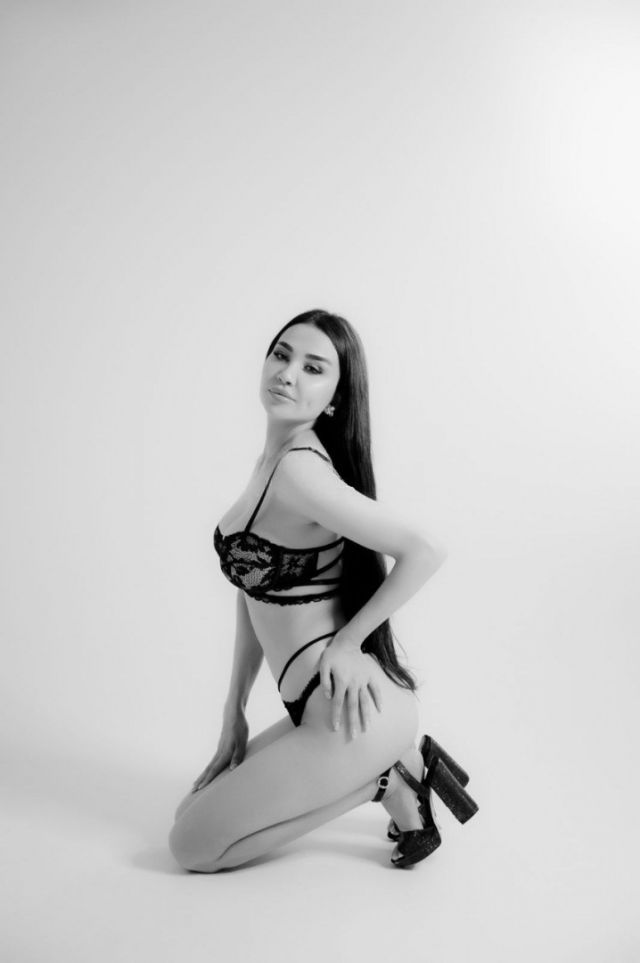 Индивидуалка Амира Октябрьский