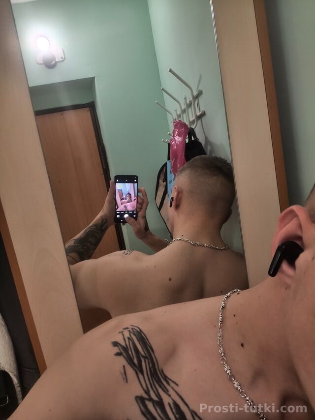 Мужчина Ken Кировский